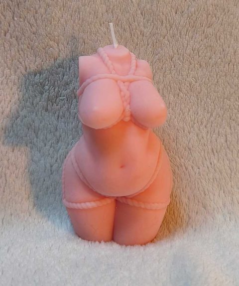 Bougie Bustes Femmes pulpeuse– Waxplay- Intensité 4