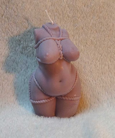Bougie Bustes Femmes pulpeuse– Waxplay- Intensité 3