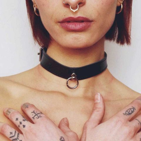 Collier fin anneau Noir